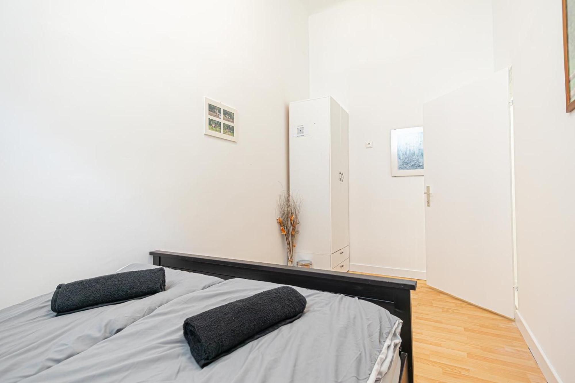 In A Shared Apartment, 6min To Lugner City * Wien