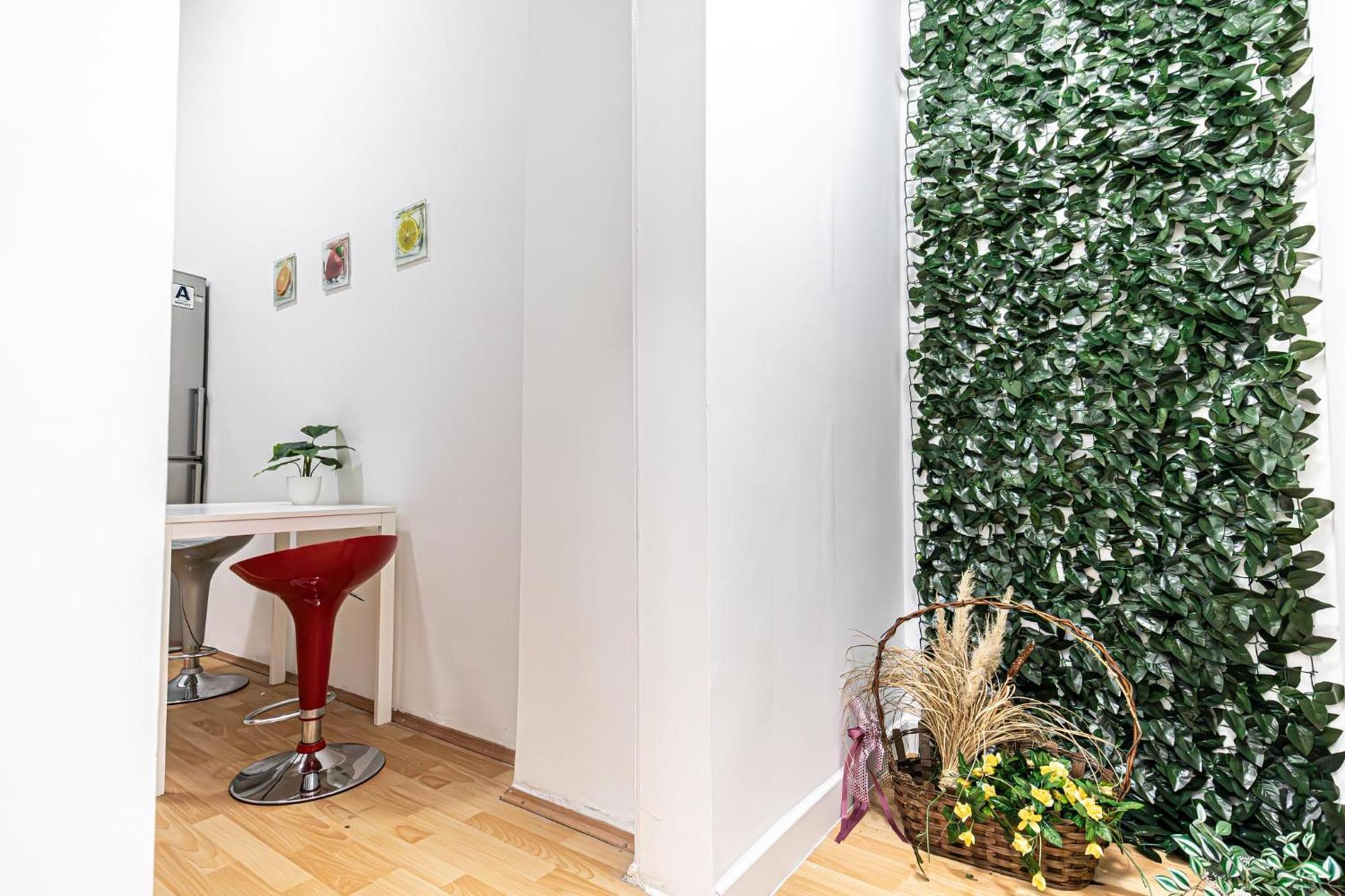 In A Shared Apartment, 6min To Lugner City Apartment Wien