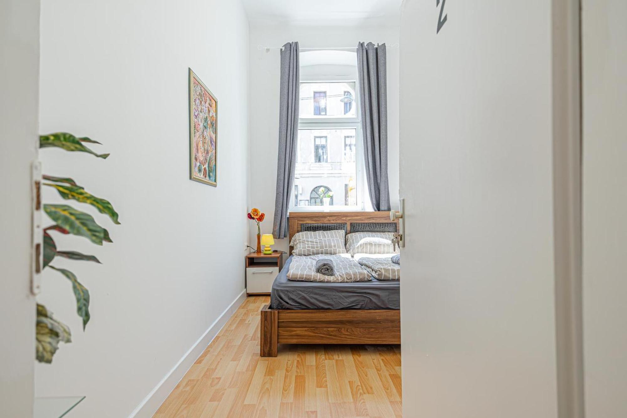In A Shared Apartment, 6min To Lugner City * Wien